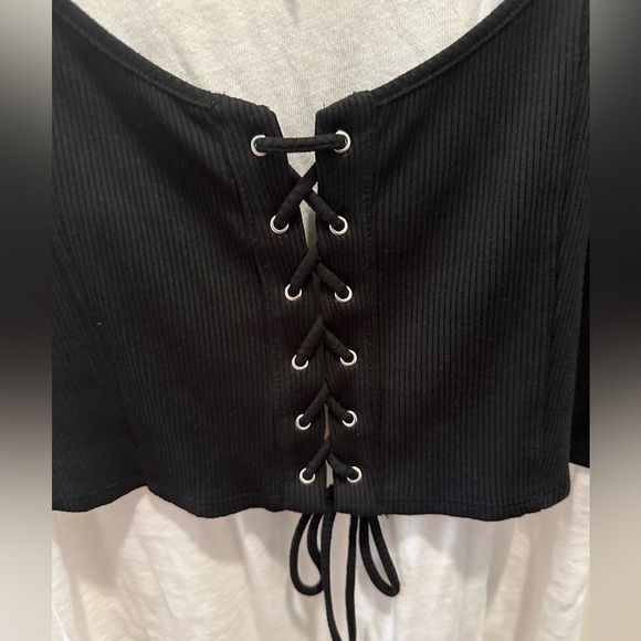 🆕 White Tee with Attached Black Corset 🤍🖤 - Picture 3 of 5
